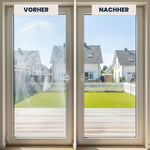Vorher-Nachher-Vergleich einer Fensterscheibe mit Magic Foam. Aktivschaum entfernt Schmutz und Schlieren und sorgt für klare, streifenfreie Glasflächen.